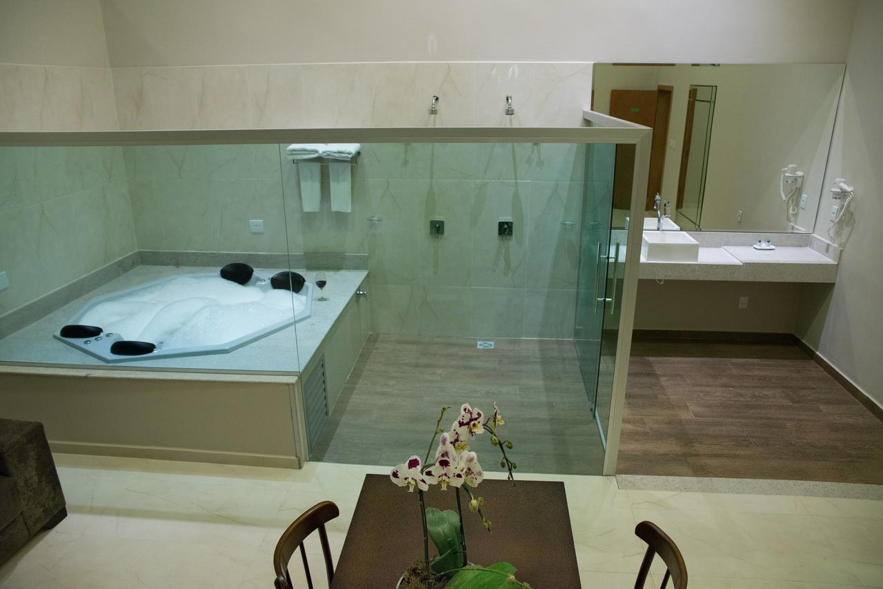Hotel Vila Verde Penápolis Exteriör bild